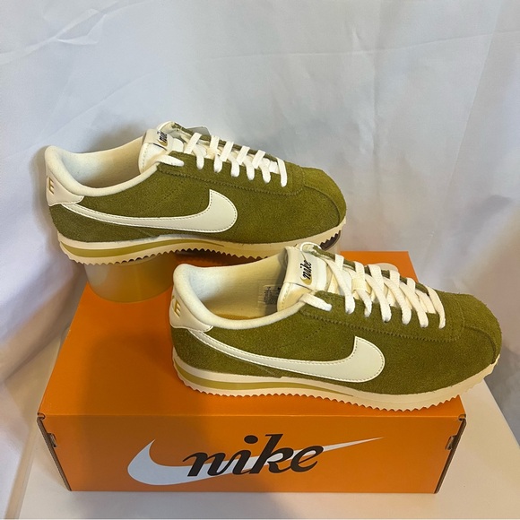 Nike Cortez SE Suede "Pacific Moss/Infinite Gold/Muslin/Sail" - Picture 5 of 13